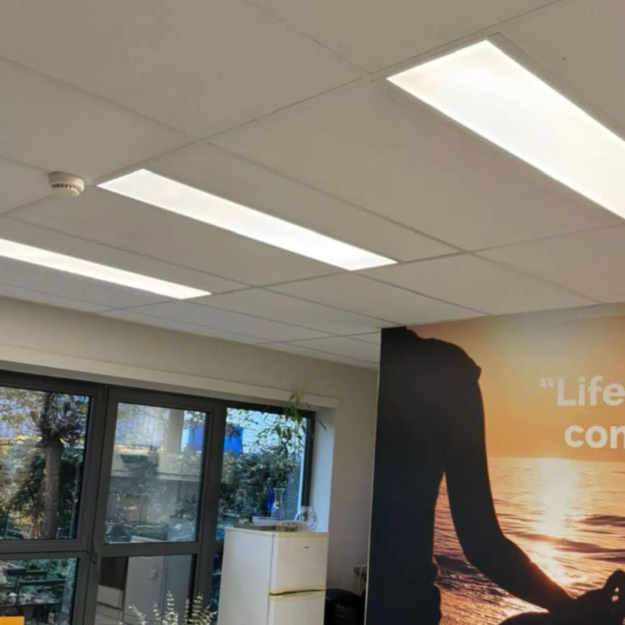 LED-Panel 120×30 mit UGR<19 – 36W - 4000K - 110LM/W - Backlit - Treiber Inklusive (Ersetzt 4x18W) – 5 Jahre Garantie – Bild 3